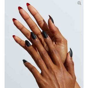 Static Nails black caviar pop-on nails